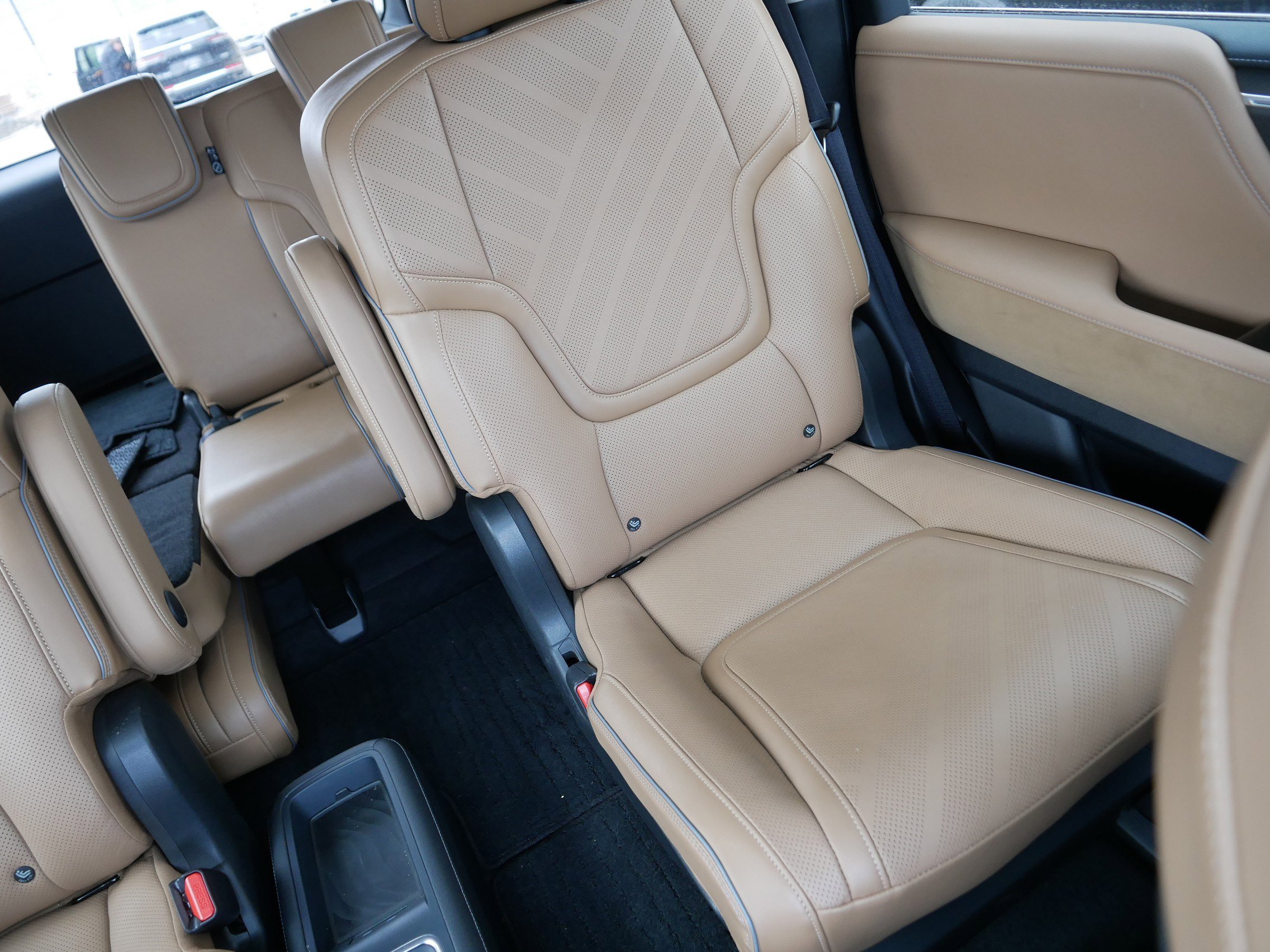 Certified 2025 INFINITI QX80 Luxe image 14