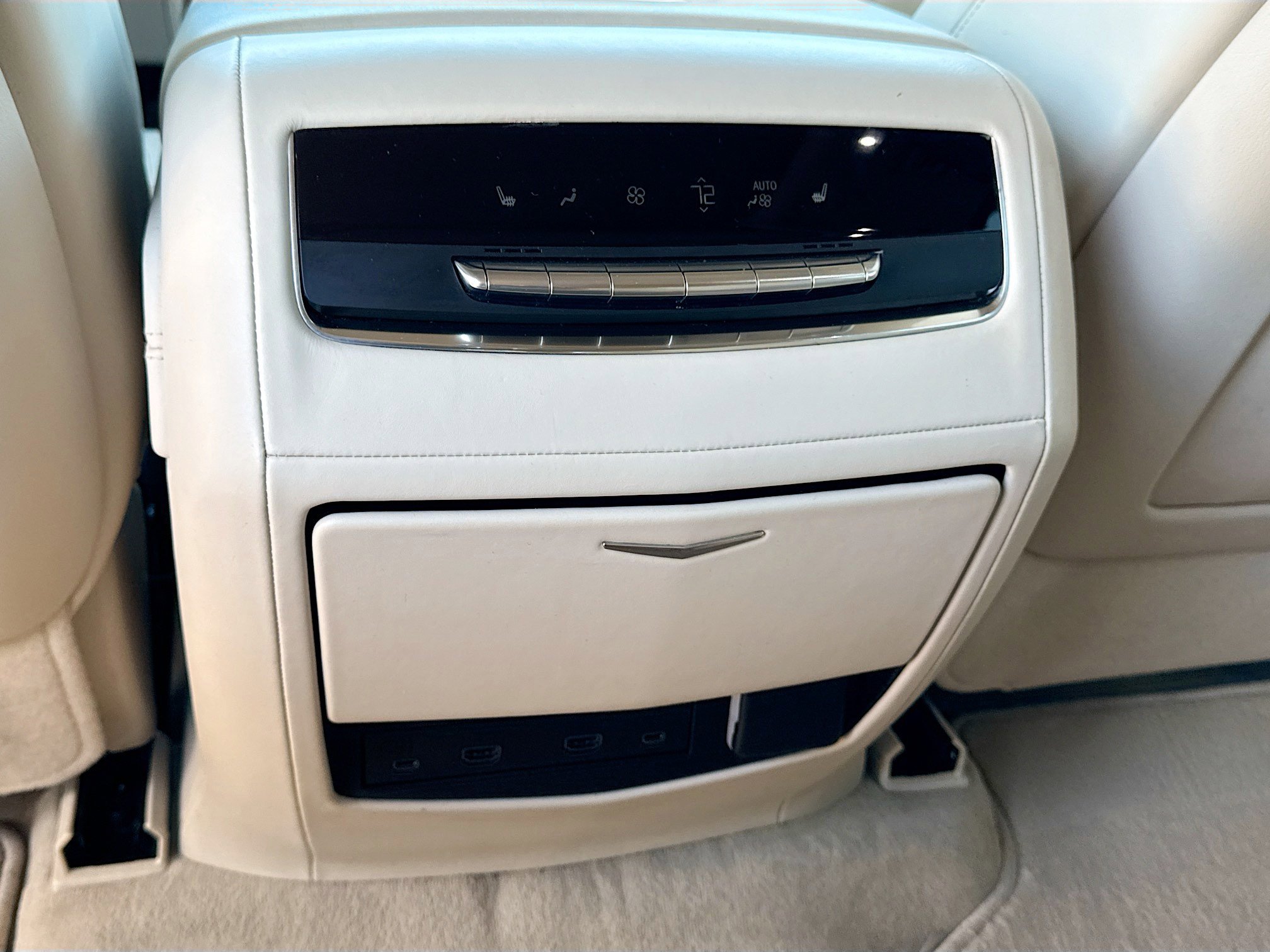 Used 2025 Cadillac Escalade ESV Sport Platinum image 21