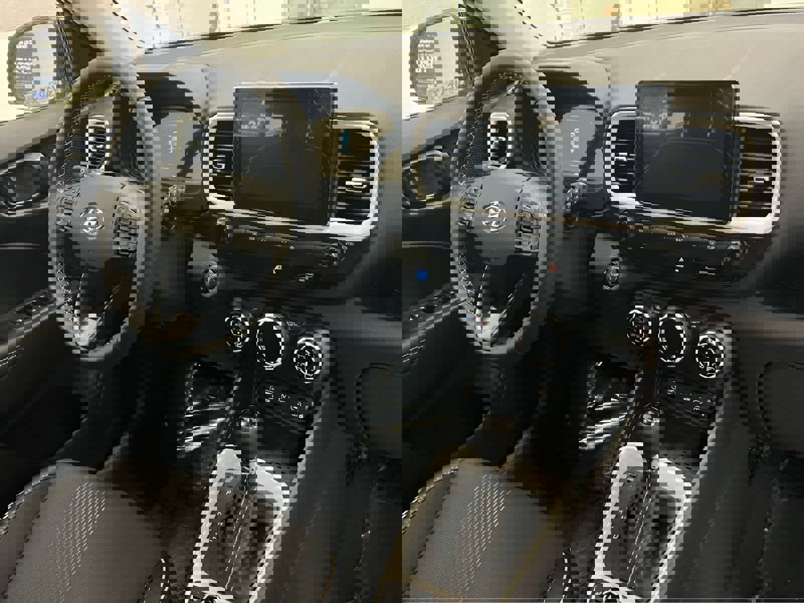 Used 2026 Hyundai Venue SEL image 20