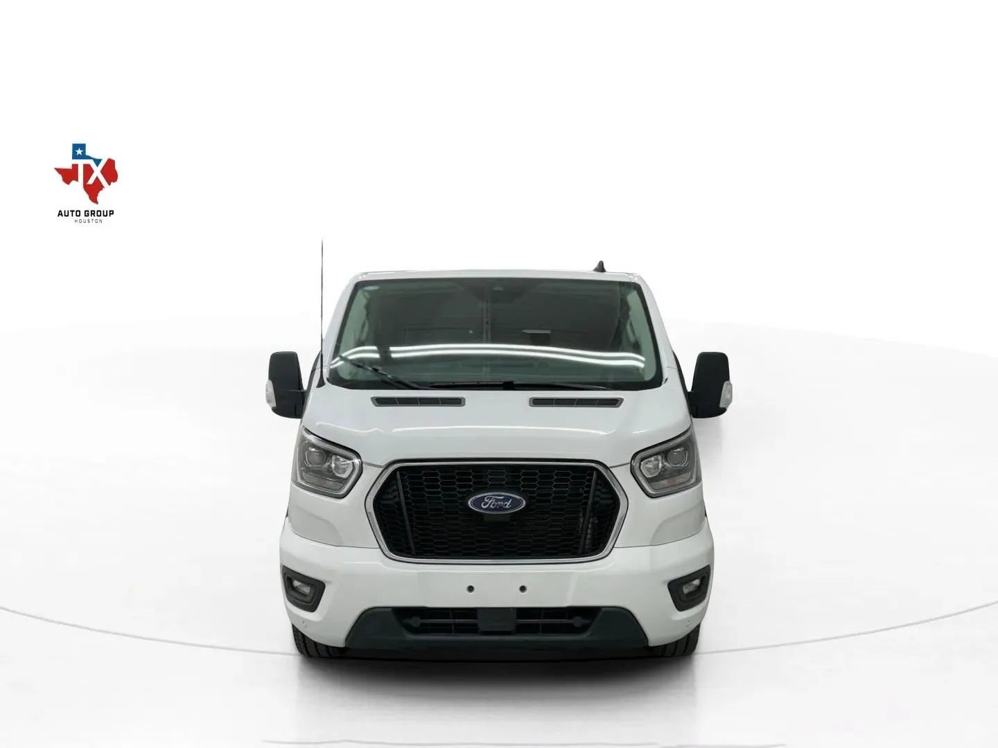 Used 2023 Ford Transit 350 XLT RWD image 7