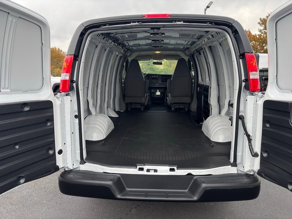 New 2025 Chevrolet Express 2500 w/ Driver Convenience Package RWD image 28