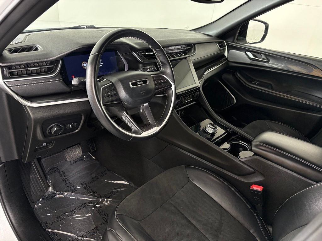 Used 2022 Jeep Grand Cherokee L Laredo RWD image 16