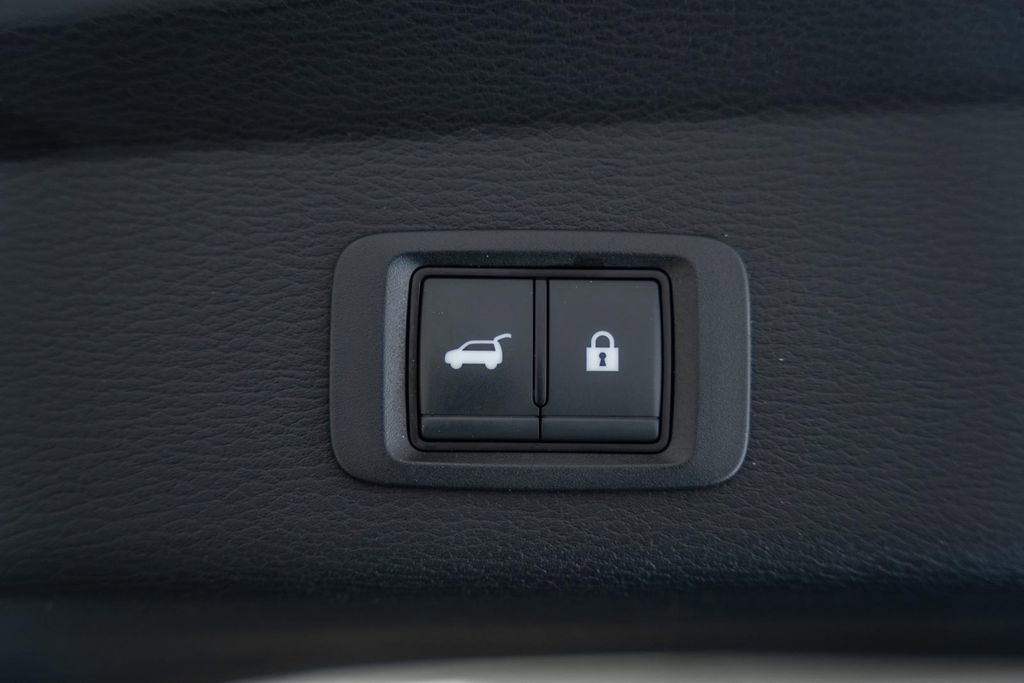 Used 2023 Mitsubishi Outlander SE Black Edition image 13