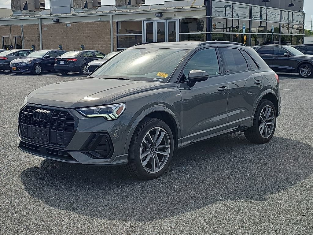 Used 2025 Audi Q3 2.0T Premium w/ Convenience Package AWD/4WD image 16