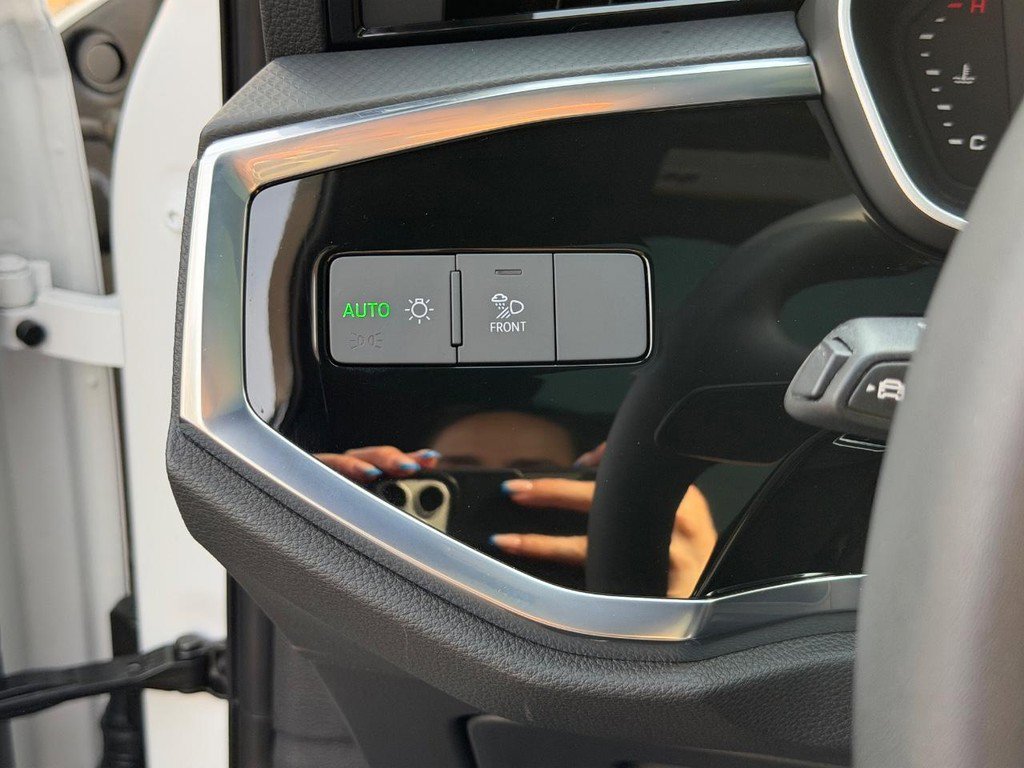 Used 2025 Audi Q3 2.0T Premium w/ Convenience Package image 17