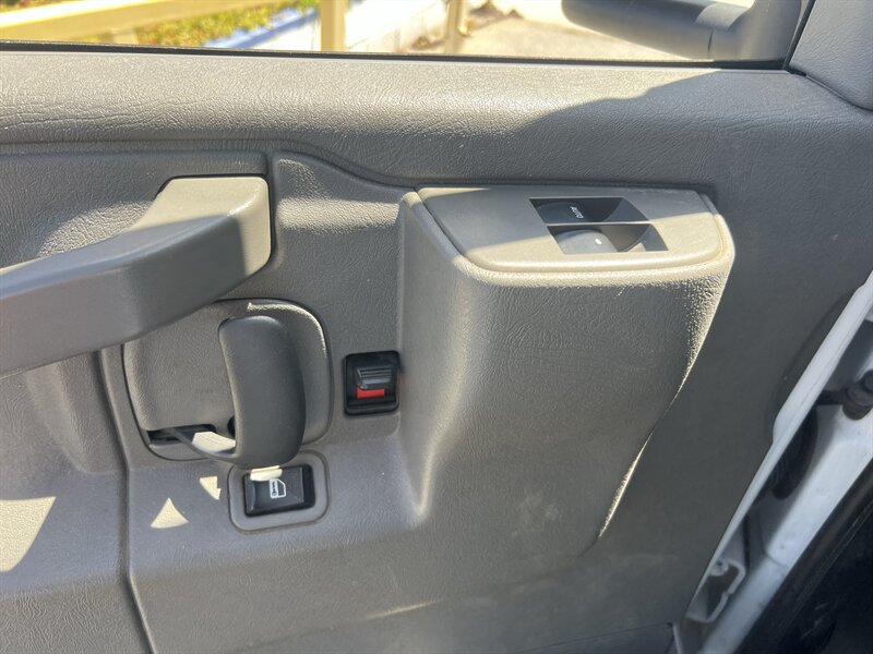 Used 2021 Chevrolet Express 3500 w/ Power Convenience Package RWD image 16