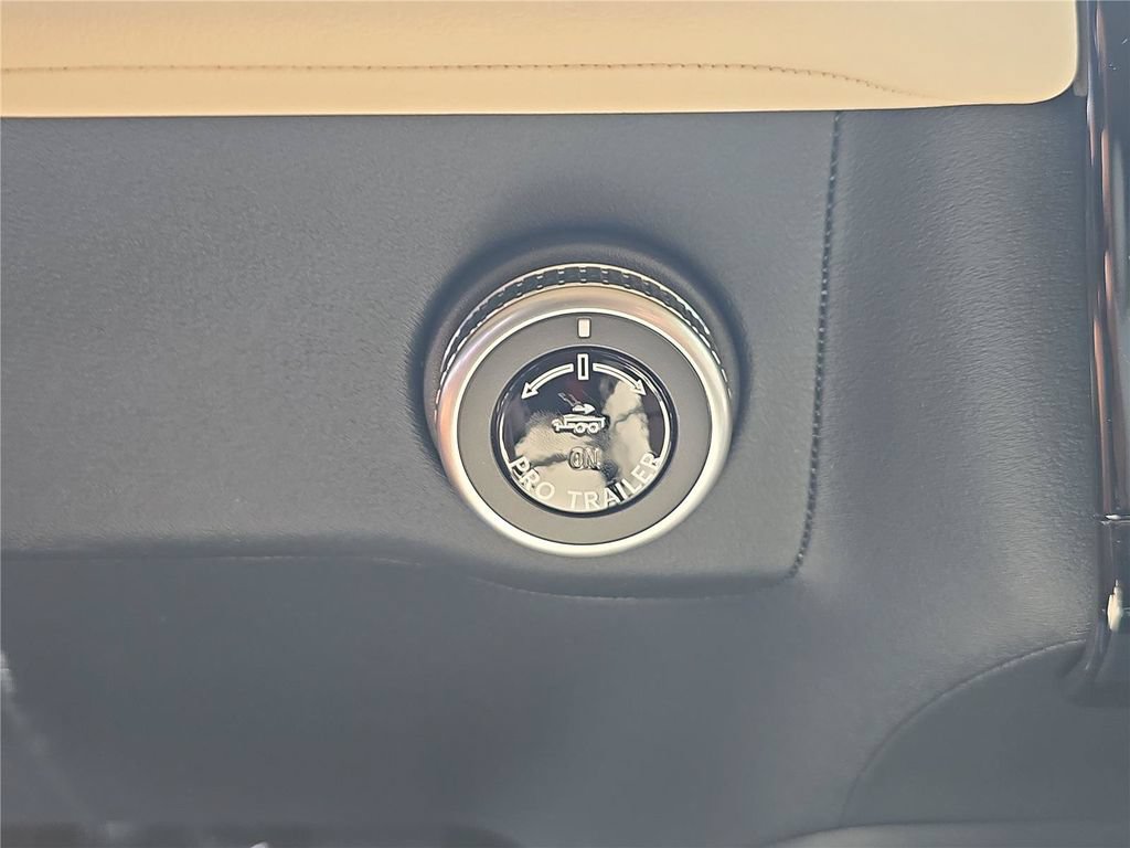 New 2027 Lincoln Navigator Premiere RWD image 21