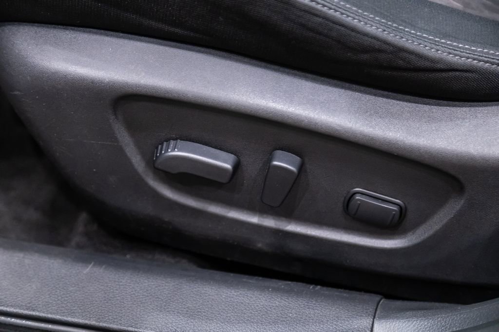 Used 2017 Nissan Rogue SV image 9