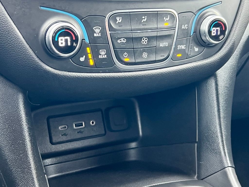 Used 2023 Chevrolet Equinox LT image 28