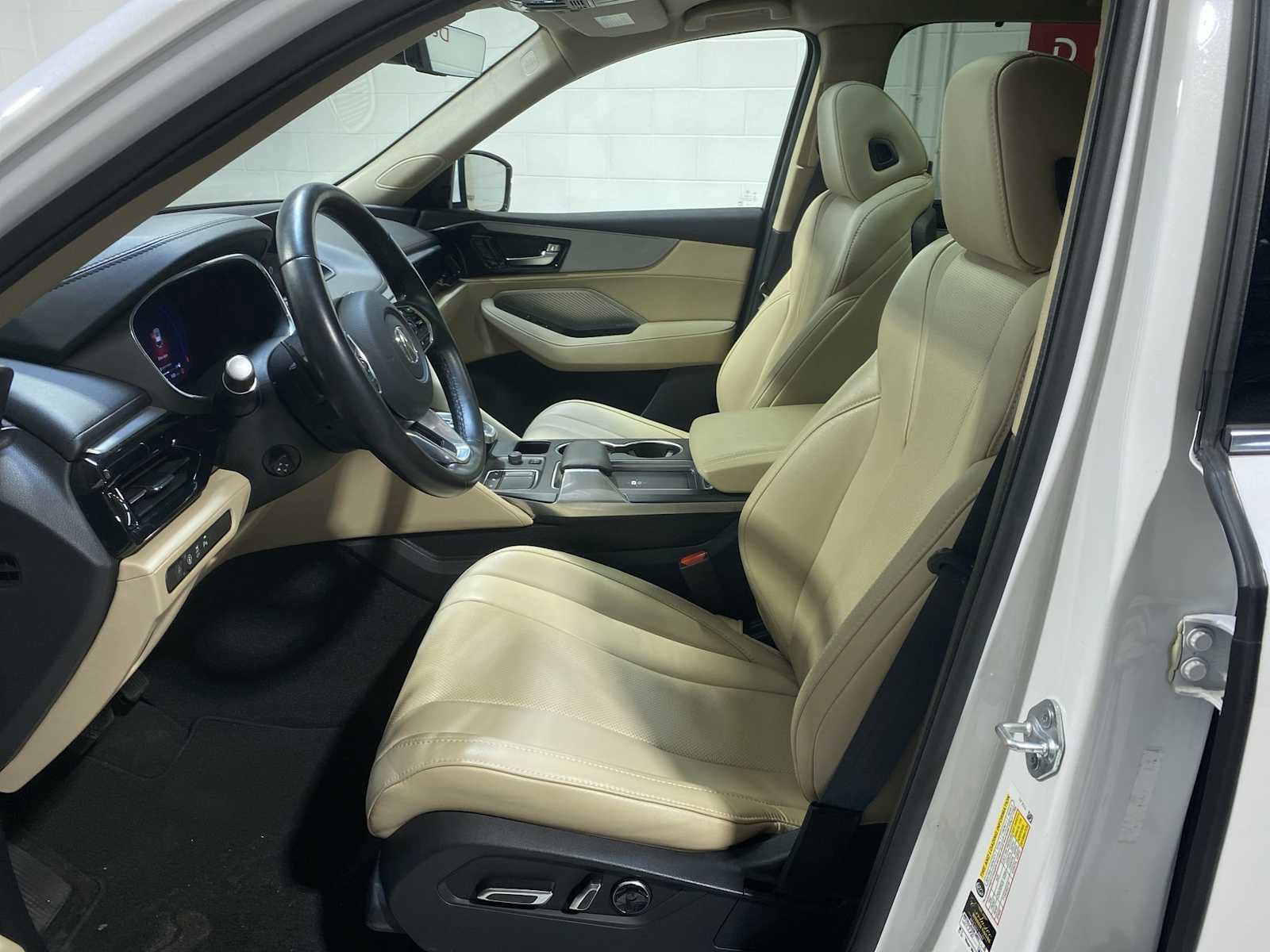 Certified 2023 Acura MDX SH-AWD w/ Technology Package image 2