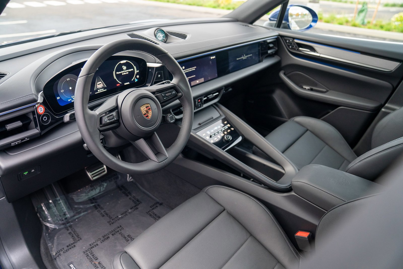 New 2025 Porsche Macan 4S Electric image 4