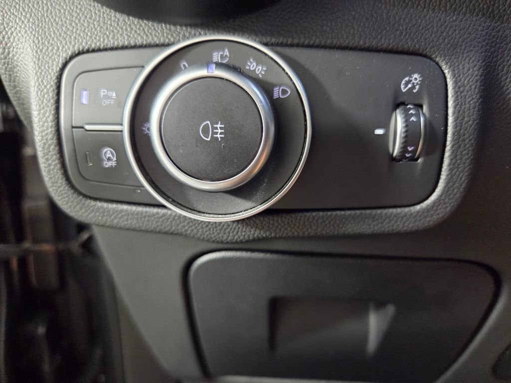 Used 2023 Alfa Romeo Stelvio Veloce AWD/4WD image 19