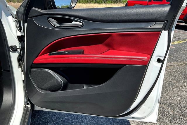 Used 2019 Alfa Romeo Stelvio w/ Nero Edizione image 28