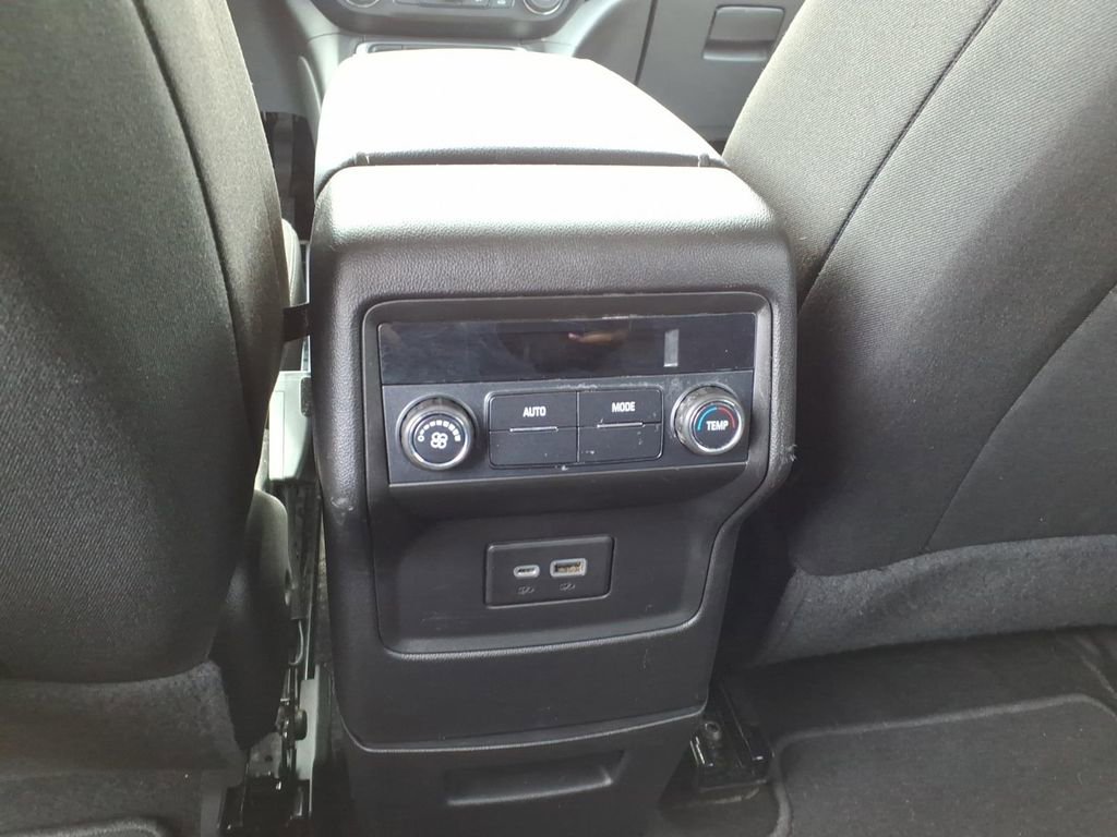 Used 2021 GMC Acadia SLE FWD image 11