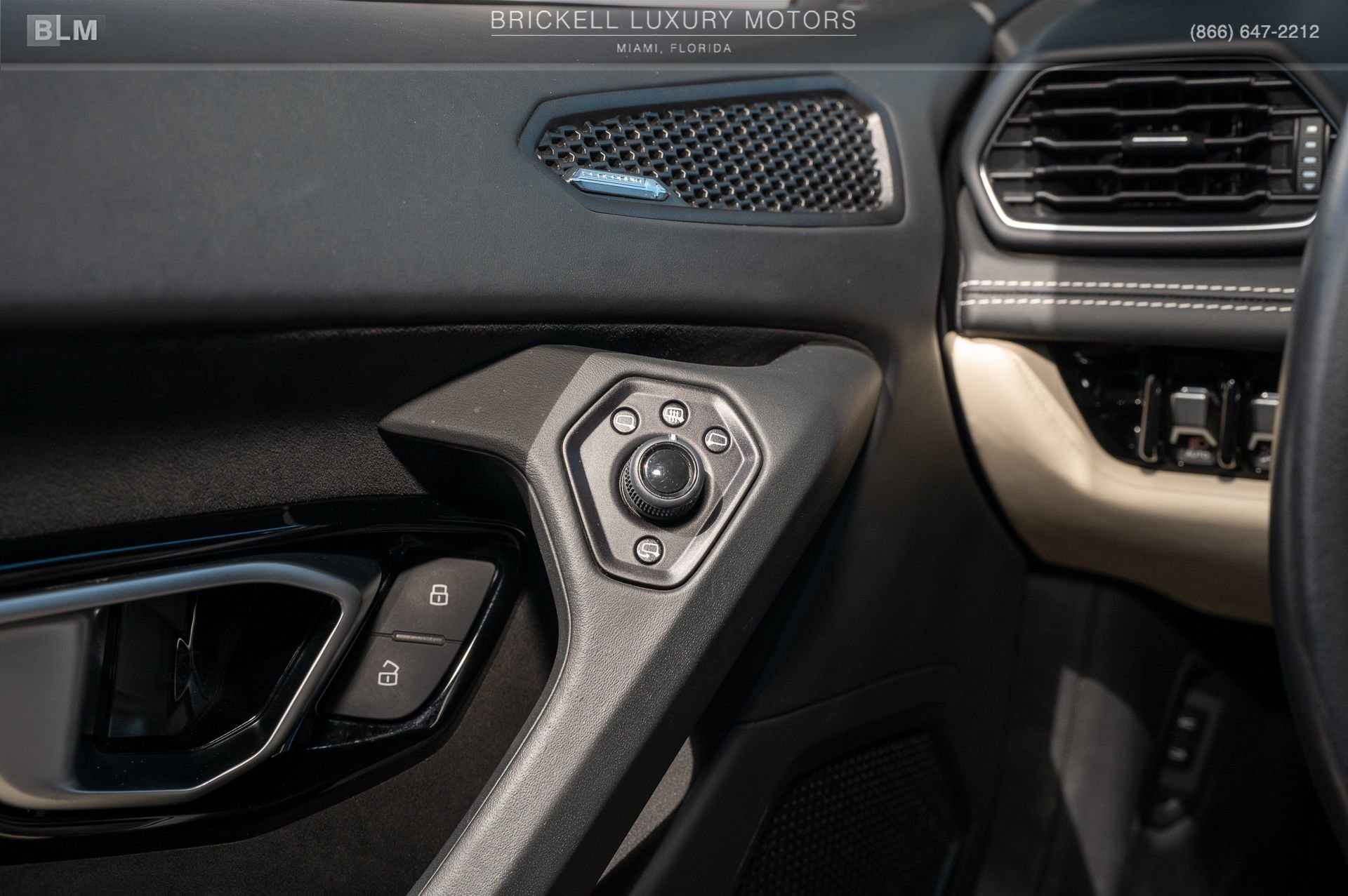 Used 2020 Lamborghini Huracan EVO image 24