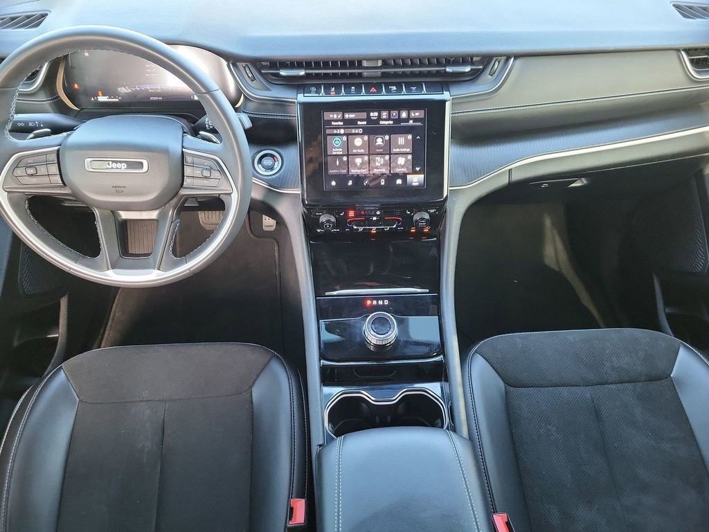 Used 2023 Jeep Grand Cherokee L Laredo AWD/4WD image 26