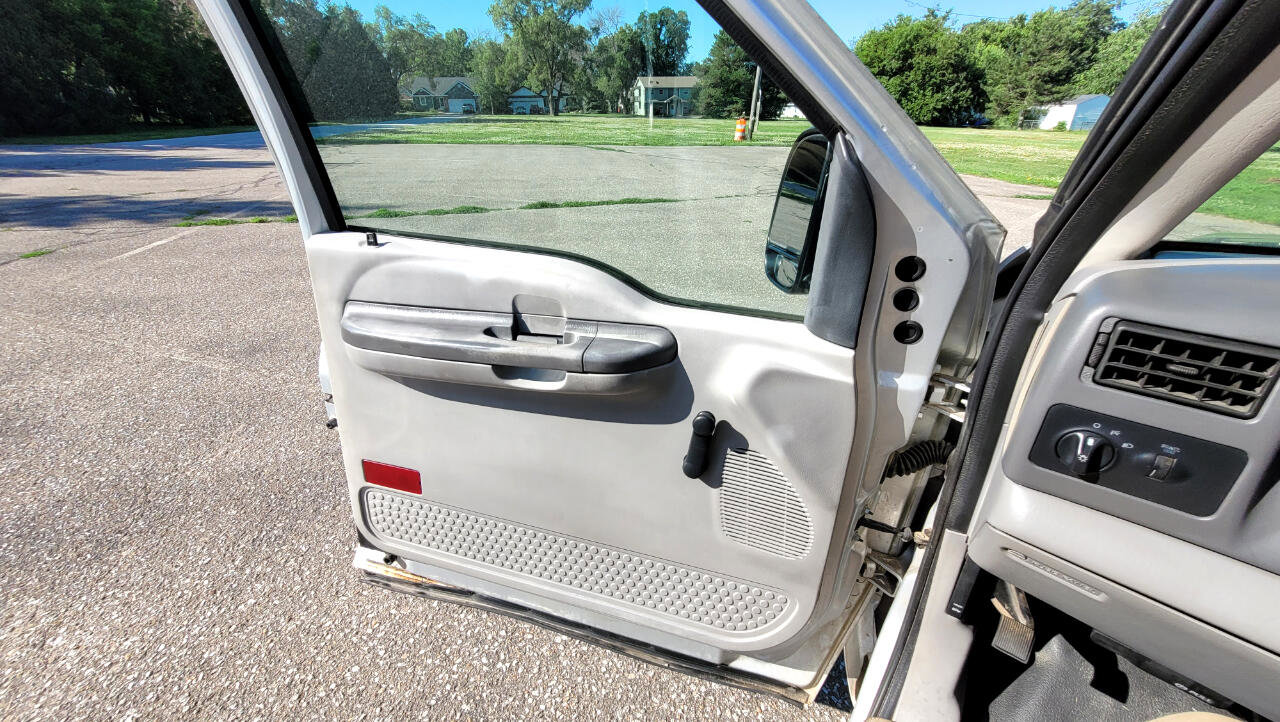 Used 2000 Ford F250 Lariat image 11
