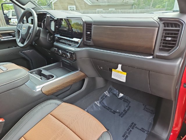 Certified 2026 Chevrolet Silverado 3500 High Country w/ High Country Premium Package AWD/4WD image 37