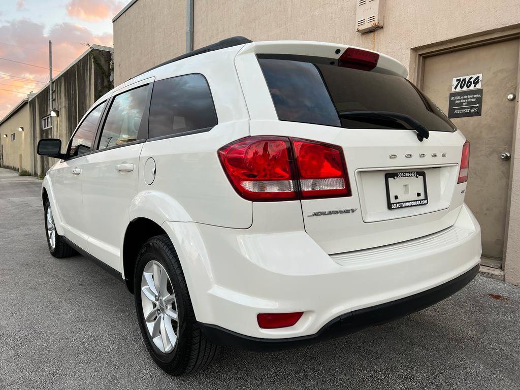 Used 2016 Dodge Journey SXT w/ Premium Group FWD image 2