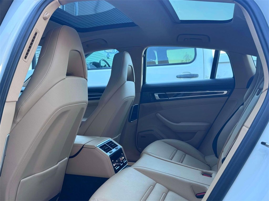 Used 2021 Porsche Panamera image 26