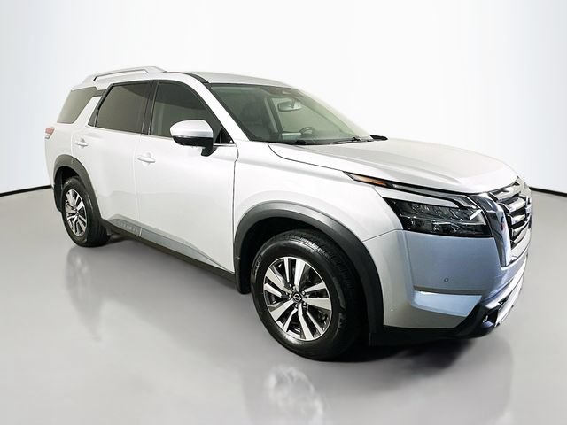 Used 2022 Nissan Pathfinder SL AWD/4WD image 18