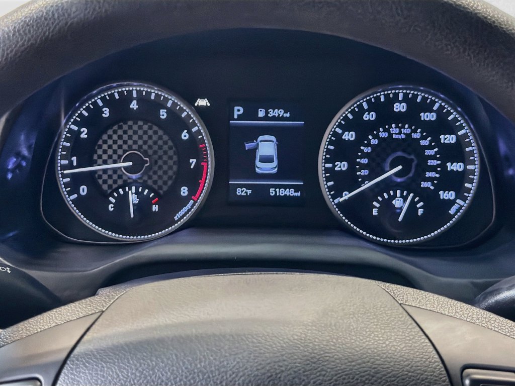 Used 2020 Hyundai Elantra SE FWD image 14