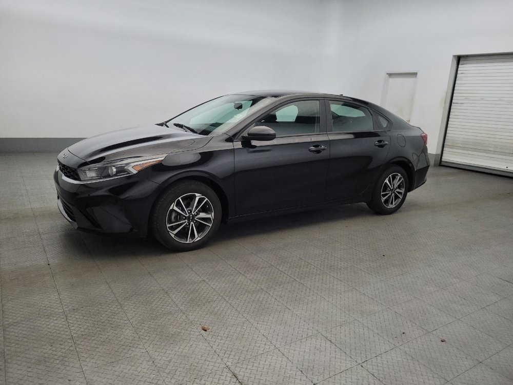 Used 2023 Kia Forte LXS image 2