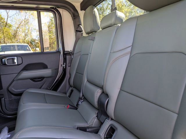 New 2026 Jeep Gladiator Mojave w/ Technology Group image 15