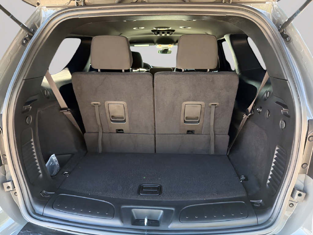 Used 2024 Dodge Durango SXT w/ SXT Blacktop Group RWD image 39