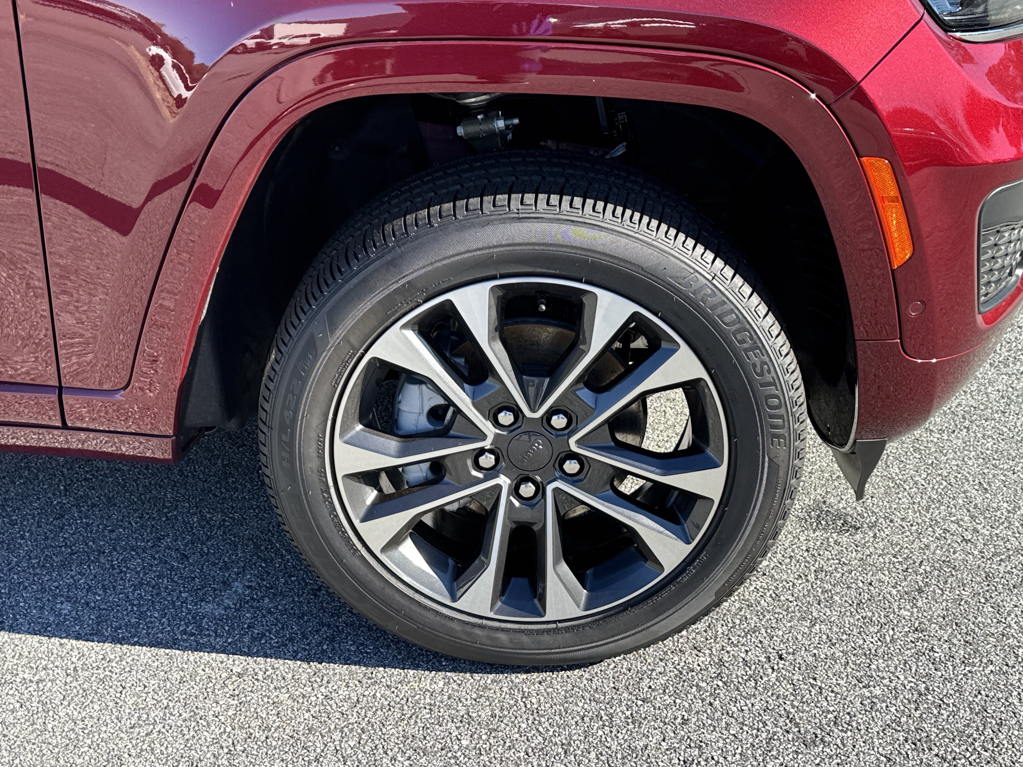 New 2025 Jeep Grand Cherokee Overland w/ Luxury Tech Group IV AWD/4WD image 11
