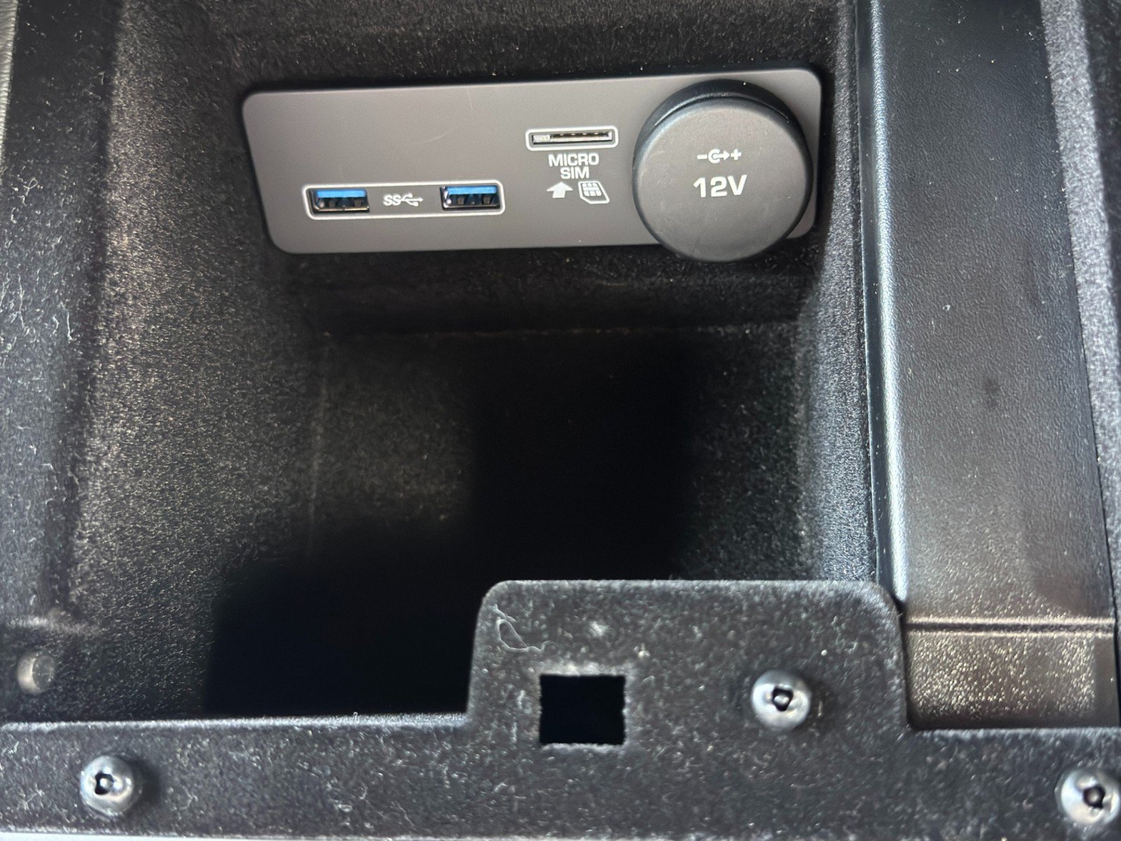 Used 2019 Jaguar F-TYPE R-Dynamic RWD image 36