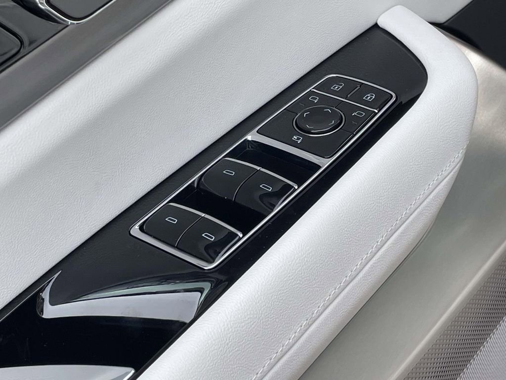 New 2026 Cadillac Vistiq Sport image 18