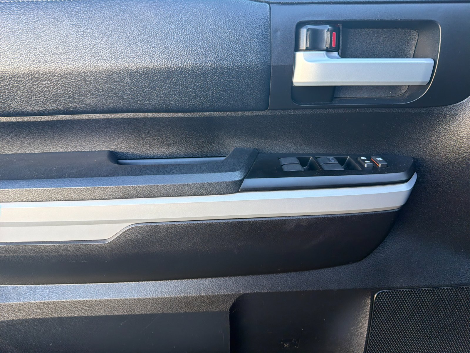 Used 2021 Toyota Tundra SR5 RWD image 10