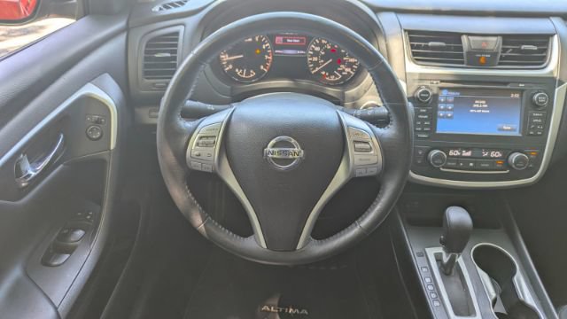 Used 2017 Nissan Altima 2.5 SV w/ Convenience Package FWD image 24