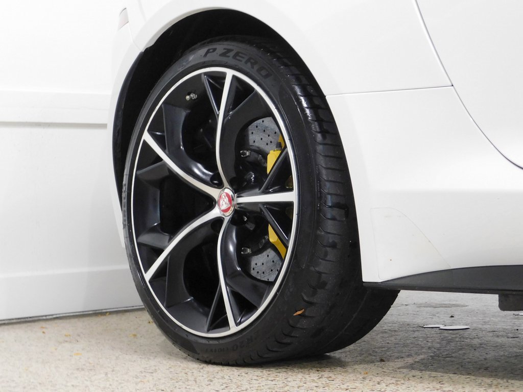 Used 2015 Jaguar F-TYPE R image 13