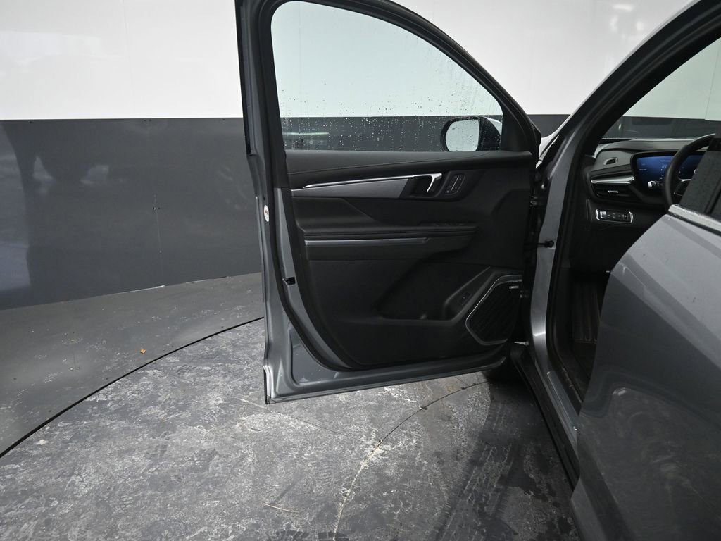 Used 2025 Buick Enclave Preferred w/ Power Package image 29