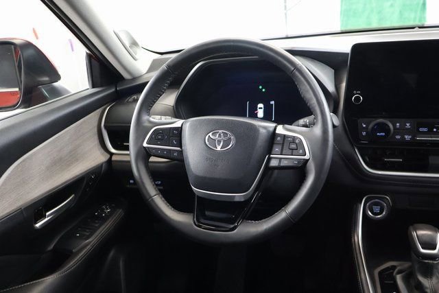 Used 2024 Toyota Grand Highlander Limited image 14