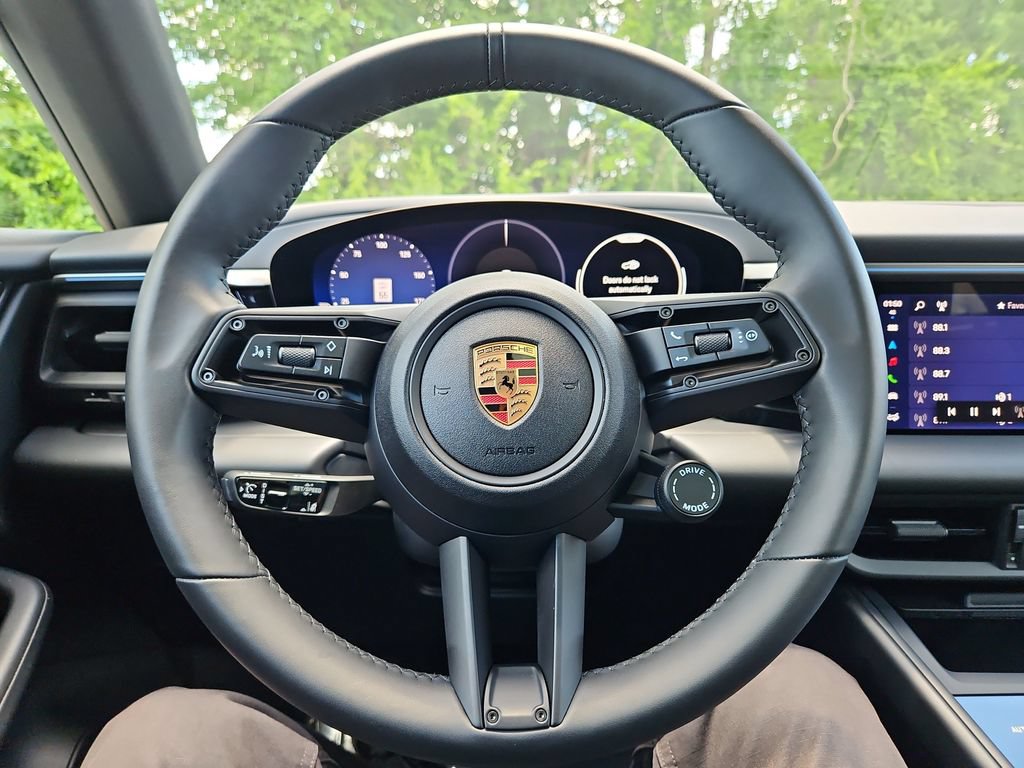 Certified 2025 Porsche Macan 4 Electric AWD/4WD image 35