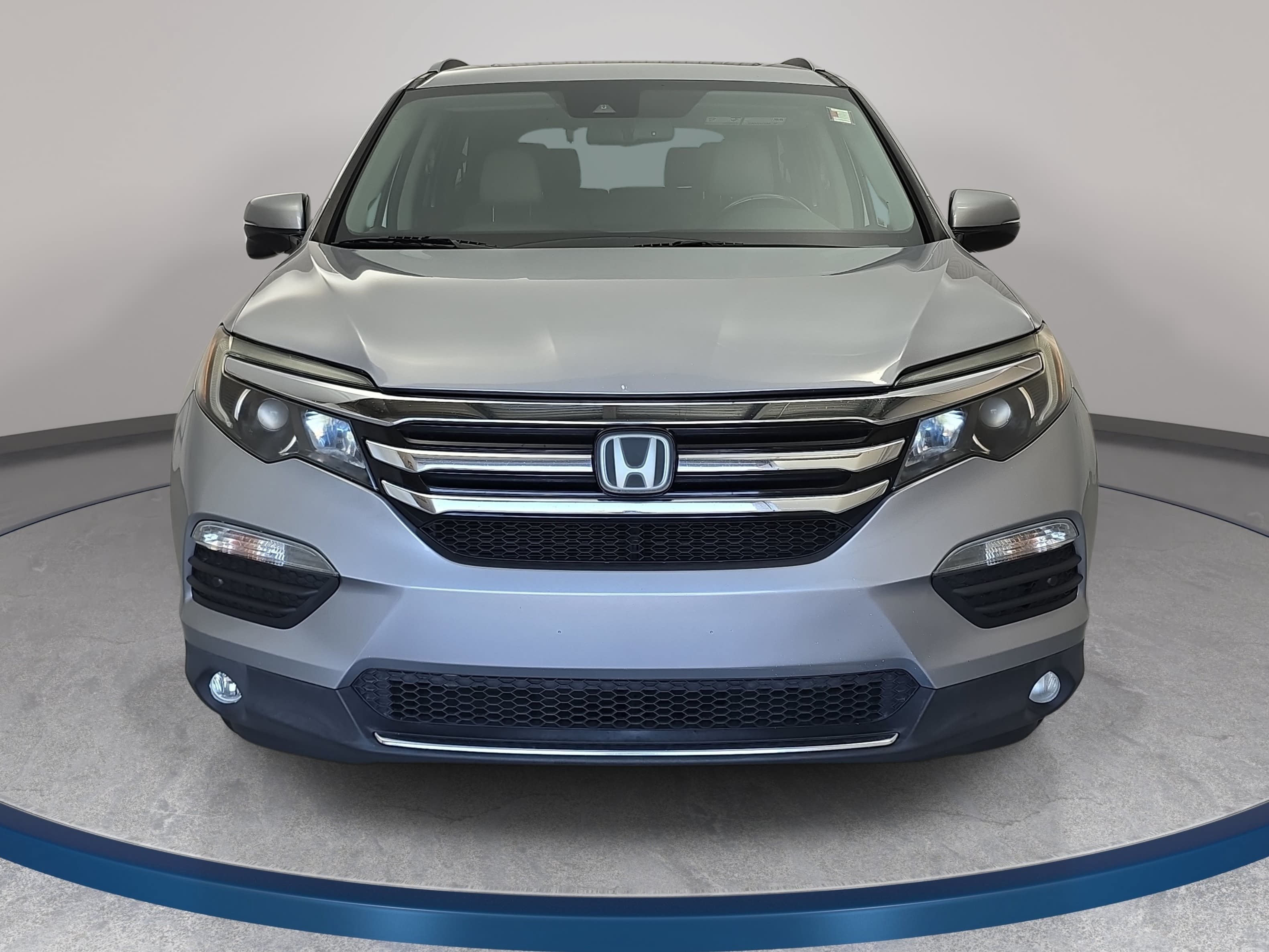 Used 2018 Honda Pilot Touring image 2