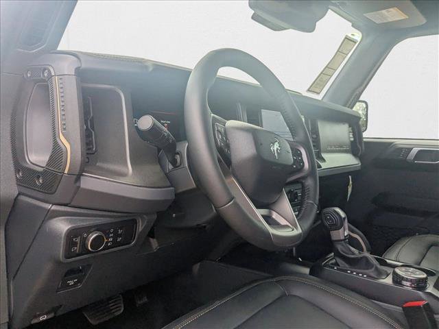 New 2025 Ford Bronco Badlands image 3