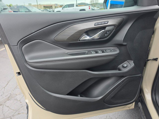 Used 2023 GMC Terrain SLT w/ Tech Package AWD/4WD image 32