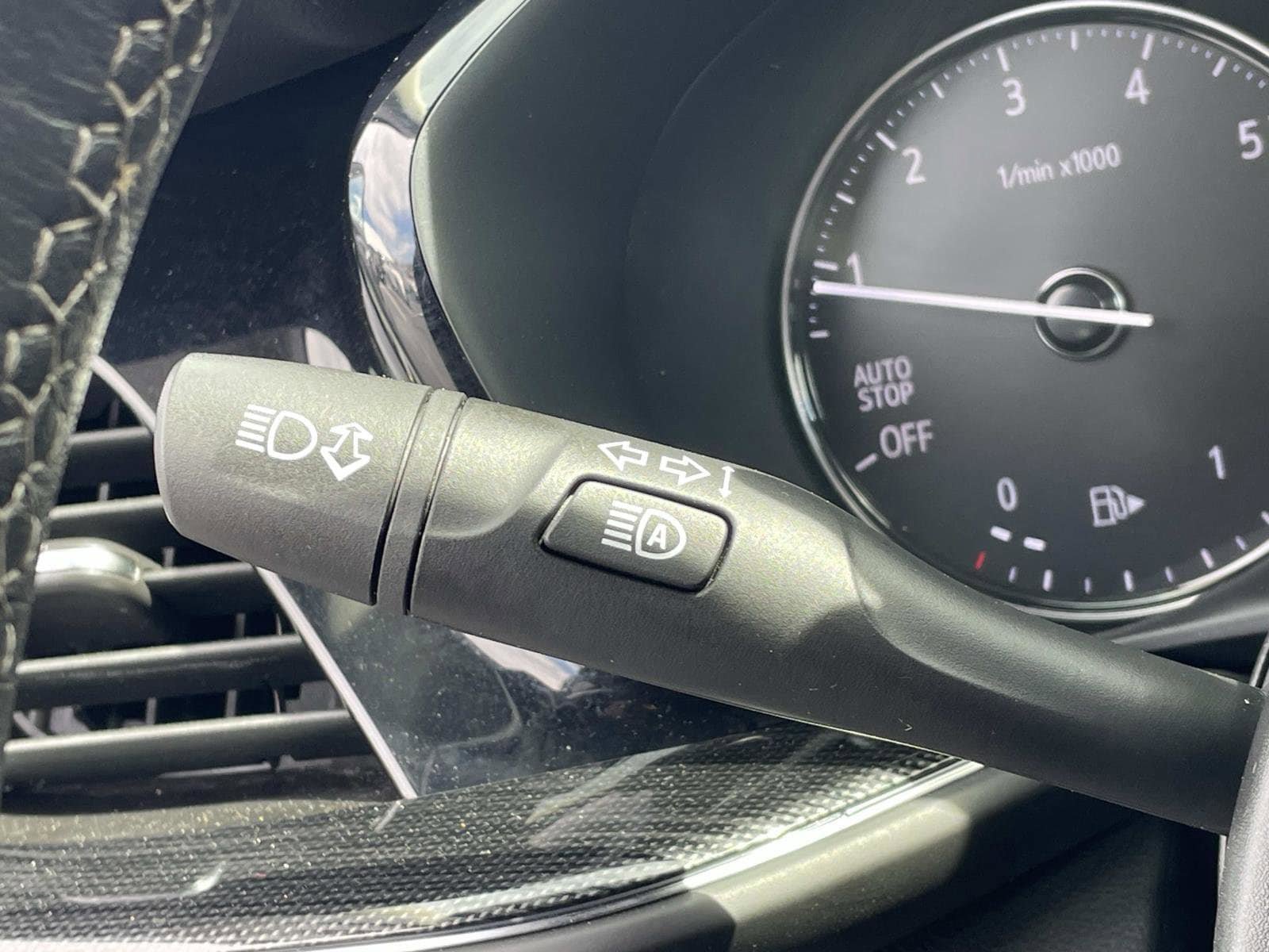Used 2023 Buick Envision Essence FWD image 24