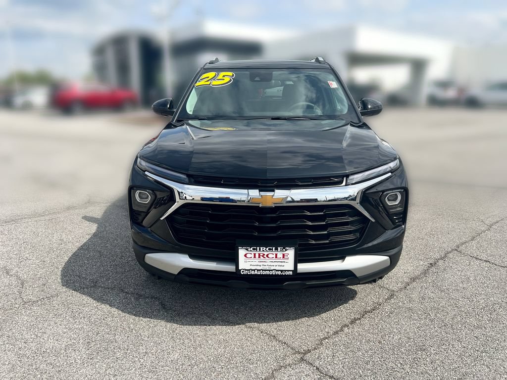 Used 2025 Chevrolet TrailBlazer LT AWD/4WD image 11