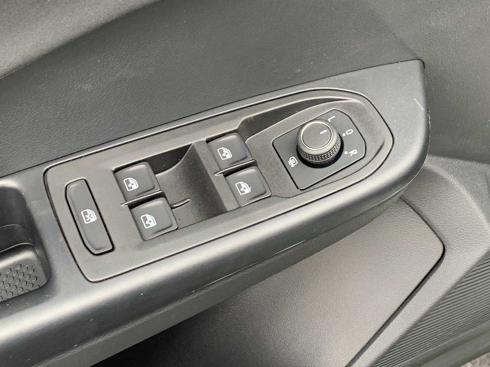 Used 2025 Volkswagen Taos SE w/ Taos Adventure Package (SXB) image 17