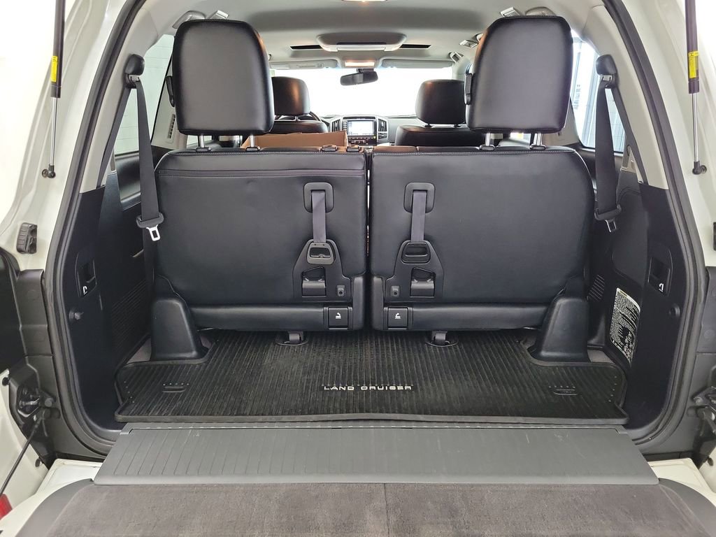 Used 2014 Toyota Land Cruiser image 20