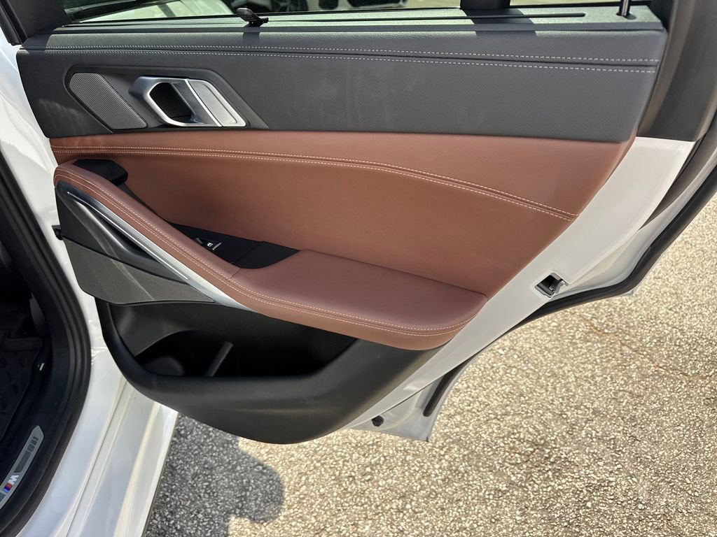 Used 2021 BMW X6 sDrive40i w/ Executive Package image 16