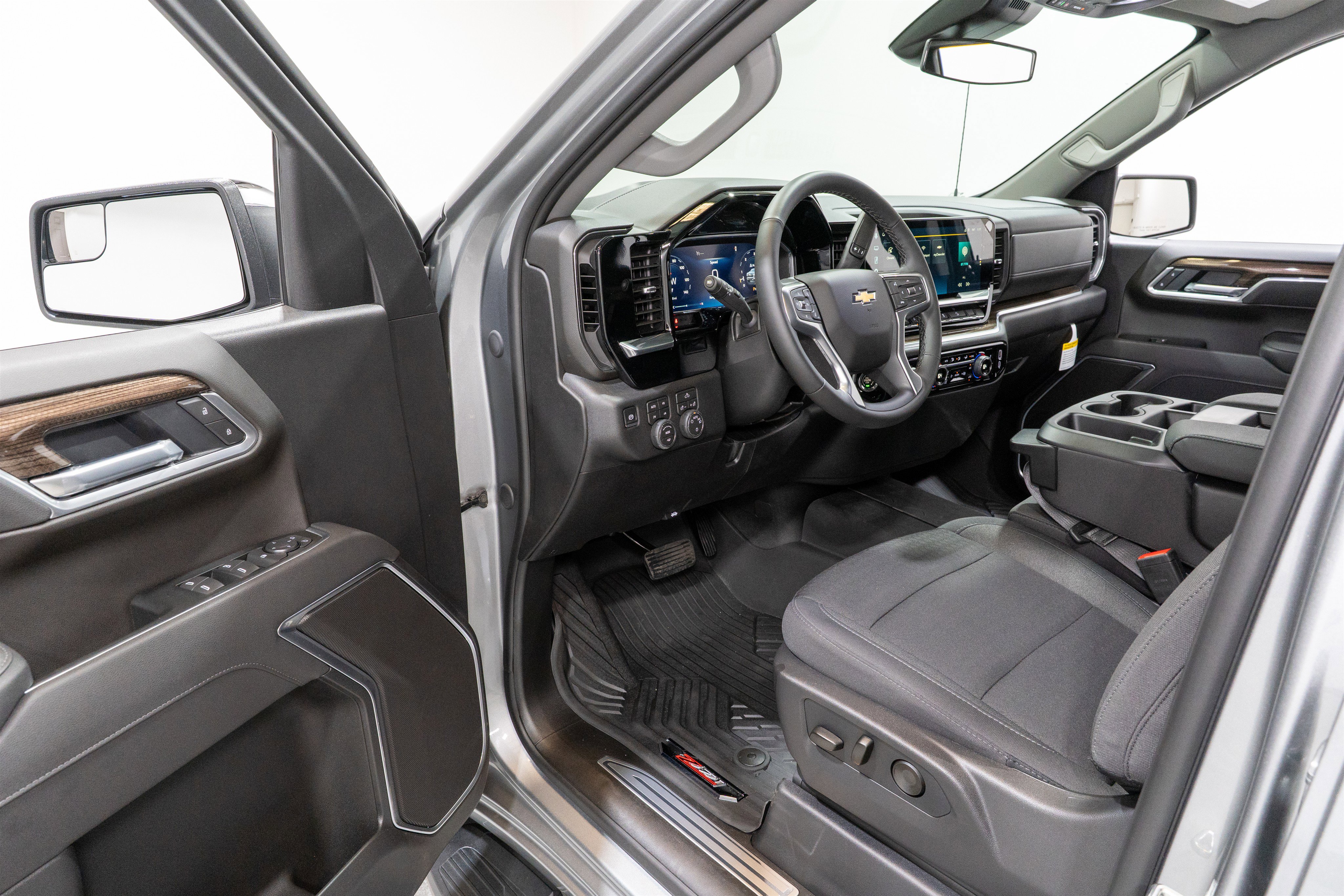 Used 2026 Chevrolet Silverado 1500 LT w/ Z71 Off-Road Package AWD/4WD image 14