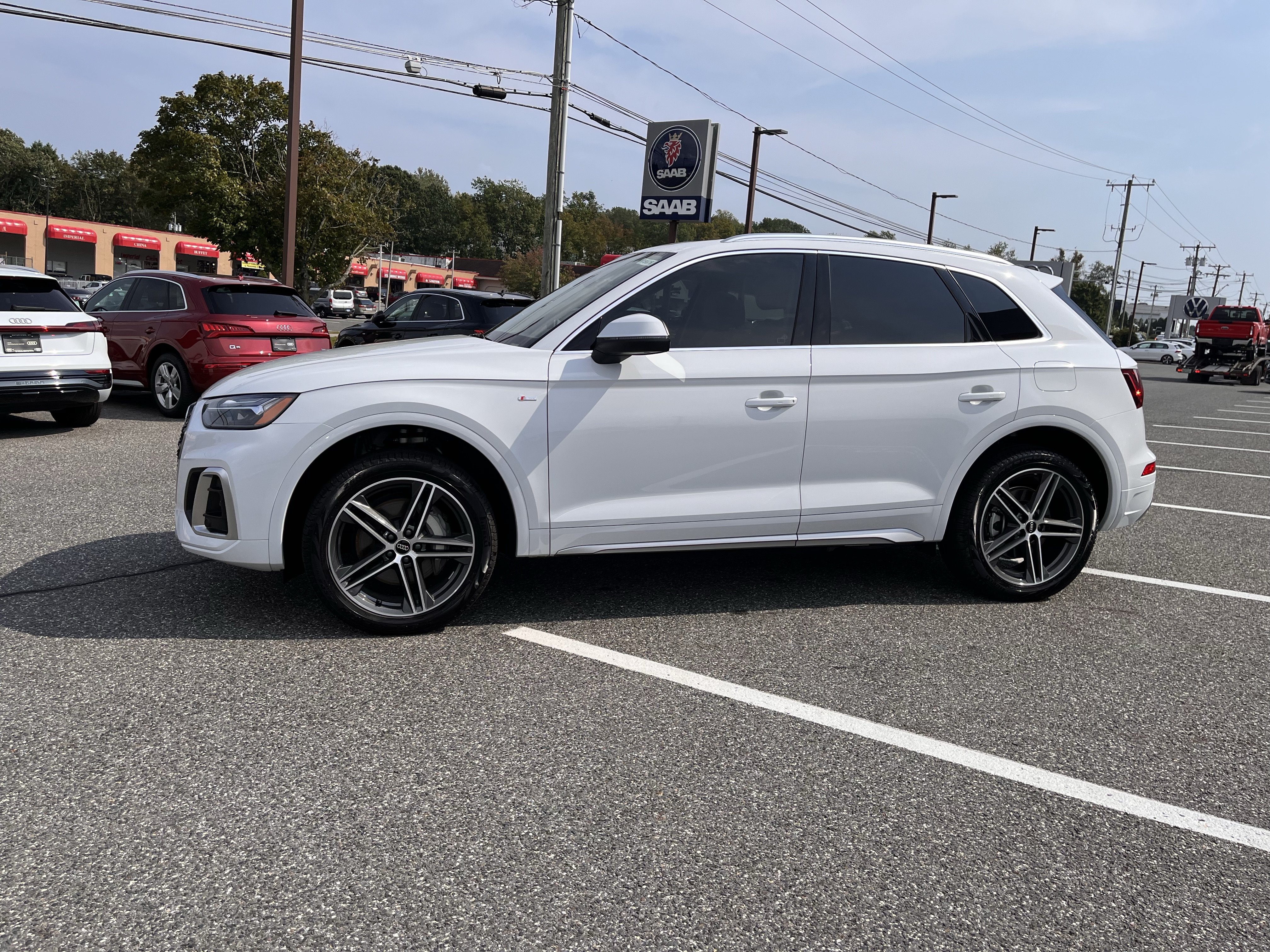 Certified 2025 Audi Q5 e Premium Plus w/ Premium Plus Package AWD/4WD image 4