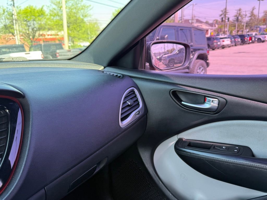 Used 2015 Dodge Dart SXT image 22