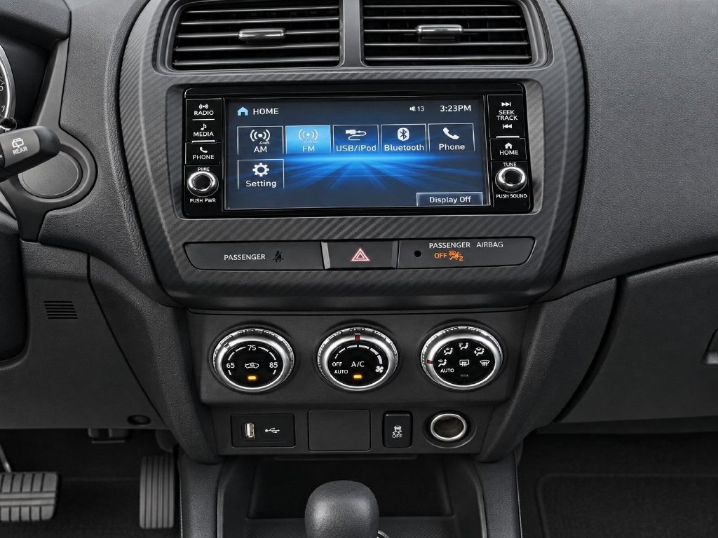 Used 2024 Mitsubishi Outlander Sport ES AWD/4WD image 25